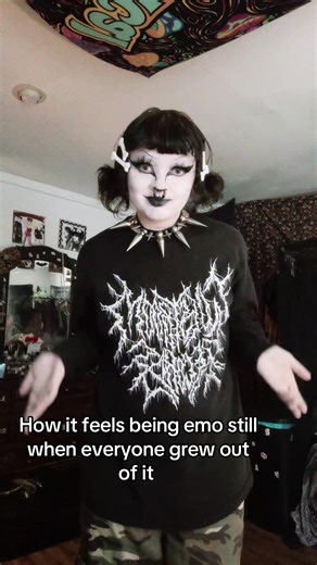 Embracing Emo Culture: 8 Years of Goth Makeup and Fashion