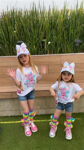 Chuladitas(APMV) | TIKTOK DIVERTIDOS ESA CAMINADORA😅 #foryou #fyp #prom #dance #baile #bailestiktok #humor #viral #esacaminadora | Instagram