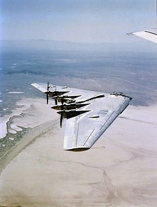 【爆撃機】『ノースロップ XB-35/YB-35 フライングウイング』ノースロップが夢見た全翼機 : トイレで読む向けブログ