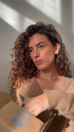 💚 Système immunitaire, système nerveux, réduit la fatigue et améliore l’absorption du fer 🌟 500 mg de vitamine C par comprimé à croquer 👌 Sans édulcorant de synthèse avec seulement 1,07 g de sucre bio par dose 🍓 Délicieux goût acidulé de fruits rouges bio | UNAE