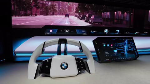 BMW Panoramic iDrive stage