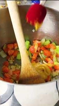 5 Ingredient Chicken Noodle Soup #chickennoodlesoup #dinnertonight #soupseason