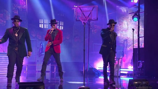 Can't get that performance by Bell Biv DeVoe outta my head! The #AMAs are happening right now on ABC. | American Music Awards