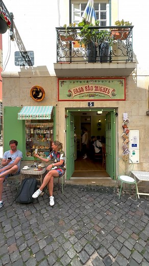 🇵🇹 Alfama é o 2o Bairro mais antigo da Europa e foi o único Bairro de Lisboa que resistiu ao Terramoto de 1755. 🇬🇧 Alfama is the 2nd oldest neighborhood in Europe and was the only neighborhood in Lisbon that resisted the 1755 Earthquake. #alfama | lisboa_myohmy