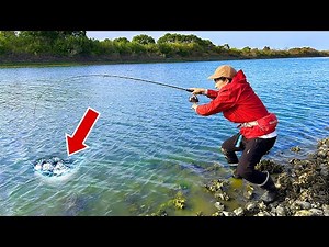 This Amazing Fishing Method Catches Tons of Fish at the River Mouth!