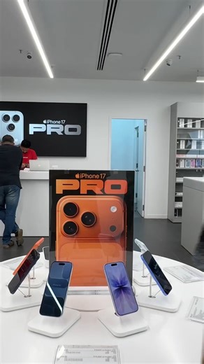 Counting Unique on Instagram: "Buying iPhone 17 with Coins! 🤯#reelvideo #viralreel #trendingreel #1mviews"