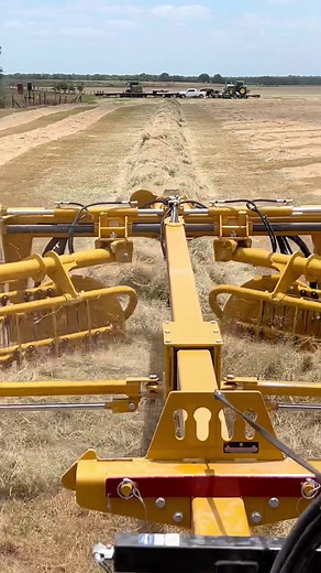 Innovative Hydraulic Rake Technology by Vermeer