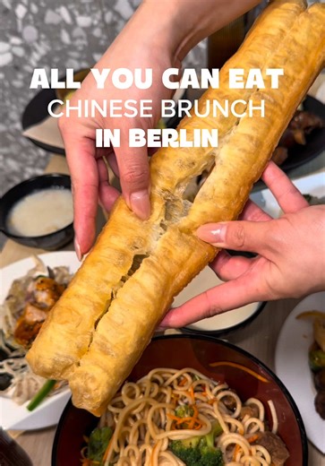 Recently, I discovered a true hidden gem for Chinese brunch 🤤 The best part? It’s all you can eat and offers an impressive variety of handmade Chinese breakfast dishes! There’s a large buffet filled with savory bites, breads, pancakes, and classic comfort foods. Freshly fried dough paired with homemade soy milk is a must-try, but we were especially impressed by the stuffed pancakes filled with either meat or sweet red bean. I loved how many different options there were, all freshly made and ful