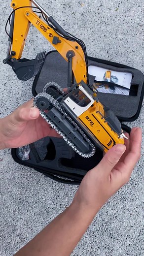 Realistic Remote Control Excavator for Kids and Adults