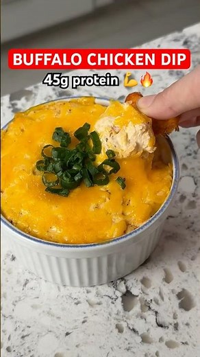 HIGH PROTEIN Buffalo Chicken Dip #healthyrecipe #highprotein #dips