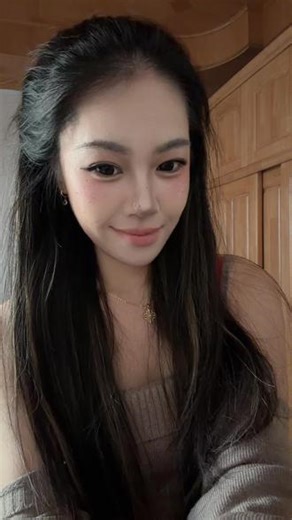 🪽#化了妆不能浪费录个歌系列 #等等我先摆好造型 #不会扭系列 #你会喜欢我多久呢 #乱跳一下