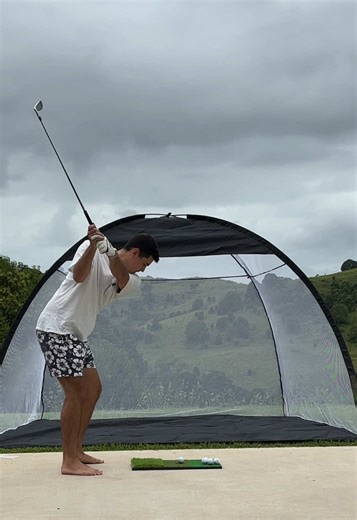 Would be an awful shame if Cyclone Alfred were to blow this beautiful garden feature away🙄 #cyclonealfred #cycloneprep #golfwidow 🏌️