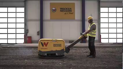 #howto-time! Today we will take a closer look at our heavy vibratory plates and how to operate them safely and effectively. Do you go for a machine with handle or for a remote controlled one? #allittakes #vibratoryplate #compaction | Wacker Neuson