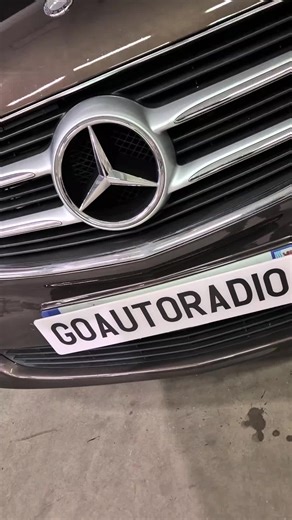 On installe un boîtier Carplay et Android Auto sur Mercedes Classe V Notre nouveauté s'ajoute à l'écran d'origine de votre Mercedes Classe V de 2014 à 2020. Tuto complet sur notre chaine Youtube GoAutoradio. Dites nous en commentaire quel installation vous aimeriez voir. #Mercedes #classev #carplay #androidauto #automobile #tuto #installation