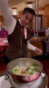17K views · 133 reactions | Lawry’s the Prime Rib’s world famous spinning bowl salad! 綾 #salad #spinningbowlsalad #lawrys #lawrystheprimerib #vegaseats #vegasdining #lasvegasfood #steakhouse #foodblog #foodblogger | Dongkyuverymuch | Facebook