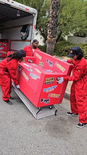 a couch INSIDE a couch?! 👀😅 #unboxing #comedy #funny #humor #pov #fun #surprise #netflix #meme #trending #viral #reelsfacebook #reels #reelsinstagram #fblifestylelife #fb #fbreelsvideo #fbreels #lol #reelsviral #reelsvideo #explorepage #explore | Kurt Tocci