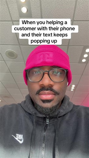 When you’re helping a customer with their phone and their texts keep popping up 😭📱 like bro I did not need that lore #RetailLife #PhoneStore #CustomerService #TechLife #WorkStories