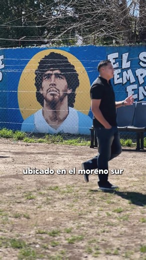 MURALES EN CENTROS CULTURALES E INSTITUCIONES 🧑🏽‍🎨 🎨 Con el objetivo de fortalecer la identidad de cada espacio y aumentar su visibilidad en los barrios, junto a Moreno Pinta estamos llevando a cabo la creación de murales en diversos centros culturales e instituciones de nuestra localidad. 💙 En esta ocasión, les compartimos la historia detrás del mural recientemente finalizado en el Club La Victoria de Rififi, Moreno Sur. | Cultura Moreno