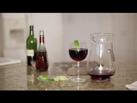 How to Home Make Sangria With Frozen Fruit : Sangria Recipes