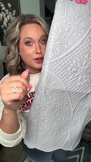 Lightweight Summer Quilt with Pillow Shams