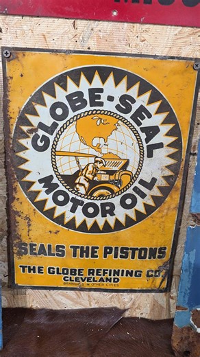 Eight o'clock central standard time on porcelain sign trader | Ron Morton