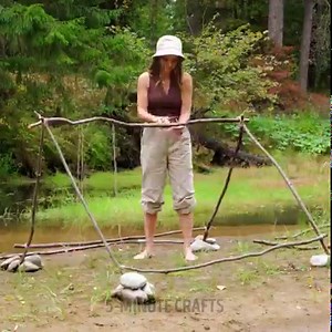 3.4M views · 9.9K reactions | Smart survival hacks that can save your life in the woods!  | 5-Minute Crafts | Facebook