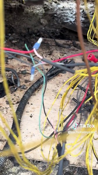 JCB JS130, was asked to cast our eyes on this machine. Someone had reached end of there knowledge with it. It can happen to us all and is a hard call to make. After a while of looking and inspecting decided to crank her over and see what happened and noticed the boom lifting slightly. Pulled the hydraulic pump and she fired up in emergency mode, these older JS’s have a switch to switch if you have a electrical failure, it turns it to a “basic map” hence the heavy diesel nock when running. Discus