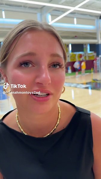 hannah montoya (@hannahmontoya2nd) - i think i have a scratch on my foot can u check @ella grif