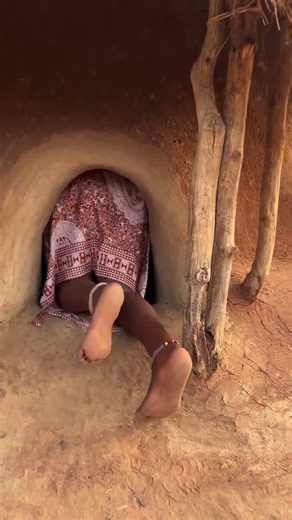 Inside the Hadza Tribe’s Cave Home | Ancient African Survival Architecture.