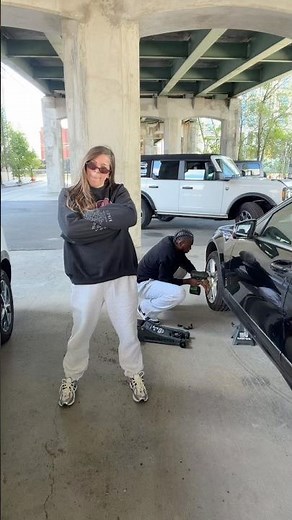 He fixes the car and I dance 😂 #georgesandashley #funny #dance #challenge #couplecomedy #couple