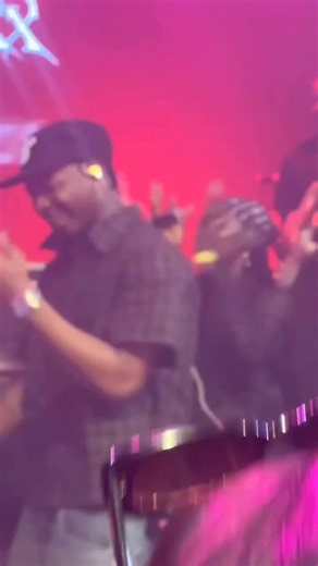 Jimoh Islamiat Eniola on Instagram: "I saw my superstar @iam_magixx perform for the first time last night and youuuu guysssss MAGIXX IS JUST SO AMAZING!!!! He’s so talented omgggg!!!! And his voice???? Goddd! I was star struck! Nobody should drag “the biggest fan”position with meeeeeee pleaseee! Totally lost my steezeeee😂I had so much funnnn mehn, you can tell from the videoss😭❤️ I shouted on top of my voice throughout! 10/10!!!! I want to do this againnnnnnnnnn🥹❤️"