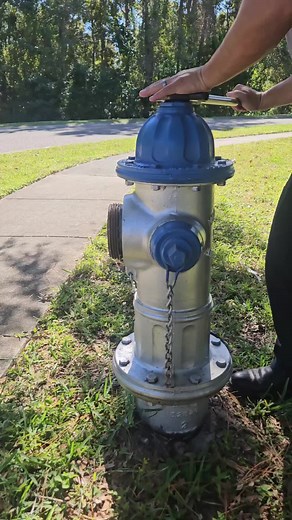 Flushing hydrant. #water #fire #cleanwater #firehydrant