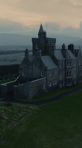 坐落于峭壁顶部的爱尔兰Classiebawn城堡，俯瞰着大西洋