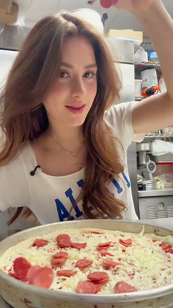 Let’s make a pizza!! #pizza #pasta #italianfood #dinnertime #calgary