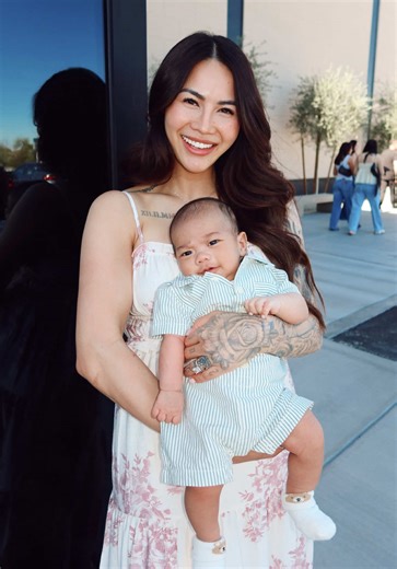 10 months bulking & weightlifting, I delivered a tiny bodybuilder! He really came out my womb and said where them weights at? 😂💪🏼👶🏻 If building muscle is a challenge for you comment the word “BUILD” to grab my 6 page step by step playbook for free!