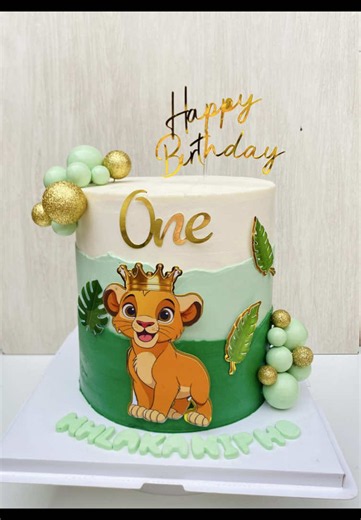 Decorate a themed cake together — cake decorating video