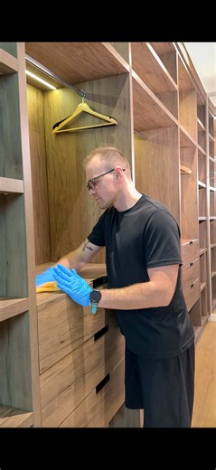 🧹 Cleaning in Miami isn’t about cleaning. It’s about your time. You can do it yourself. The real question is — should you? Your free time in Miami is limited ☀️ Weekends. Evenings. Time with family. Time to rest. And you’re spending it scrubbing floors? Professional cleaning in Miami means: ✨ deeper results ⏳ zero wasted hours 🧠 less mental load 🤍 real peace at home This isn’t about being “too busy.” It’s about choosing what your time is worth. 🧼 Services: 🏠 Regular House Cleaning ✨ Deep Cl