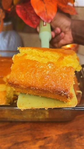 🌽 Ultra-Moist Cornbread with Honey Butter Glaze (with Homemade Cream-Style Corn) Ingredients Cornbread • 2 cups (320 g) yellow cornmeal • 2 cups (250 g) all-purpose flour • 1 ½ cups (300 g) sugar • 2 tbsp (28 g) baking powder • 1 tsp (6 g) salt • 2 cups (480 ml) milk • ⅔ cup (160 ml) vegetable oil • 2 large eggs, lightly beaten • 1 ½ cups homemade cream-style corn (recipe below) • ½ cup (120 g) sour cream Honey Butter Glaze • ¼ cup (57 g) butter, melted • 3 tbsp (45 g) honey ⸻ Homemade Cream-St