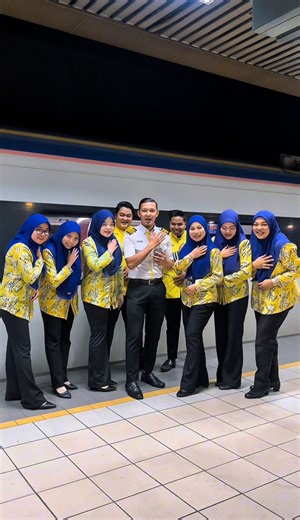 29K views · 814 reactions | ETS 15 Tahun di landasan, Kebanggaan kita bersama. Terima kasih kepada semua penumpang yang terus memilih ETS sejak tahun 2010. Sokongan dan kepercayaan anda selama 15 tahun ini amat kami hargai. Selamat Ulang Tahun ETS yang Ke-15!#ETSAnniversary #ETS #ktmetstrain #etskanada #KTMB #railwaytoseemalaysia | KTM Berhad | Facebook