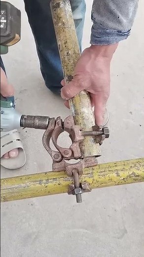 Fixing process of steel pipe scaffolding