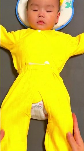 Easy Baby Diaper Change & Sleep Tips #BabyCare #DiaperChange #SleepingBaby #ParentingHacks