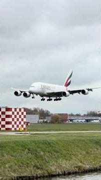 A380 Emirates landing AMS runway 36R