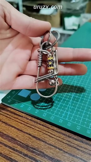 Stainless Steel Wire Keychain Made with Clean and Precise Craft Steps #steelwire #diycraft #keychain