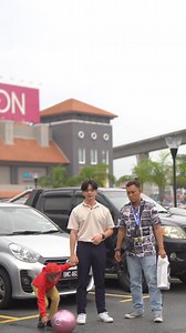 762K views · 15K reactions | What would you do if you saw a kid being scolded by an adult in public? A social experiment in IOI Mall Puchong, in collaboration with Zachary Chiah #socialexperiment #IOIMallPuchong | IOI Mall Puchong | Facebook