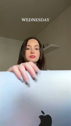 a very realistic week of reading working a 9 to 5 (at least i... #Shorts #currentlyjoana