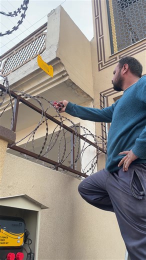 Electric fence testing#trending #foryou #homesecurity