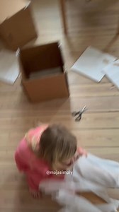 ✨ NOUVEAUTÉ : NOVA ✨ Découvrez NOVA – une nouvelle gamme de meubles élégants et peu encombrants pour les tout-petits ! Parfait pour les familles modernes recherchant une solution alliant fonctionnalité, sécurité et design raffiné. ✅ Design danois depuis 1972 ✅ Fabriqué en bois certifié FSC® ✅ Sécurité avant tout Achetez NOVA maintenant 👉 @majasimply | Flexaworld