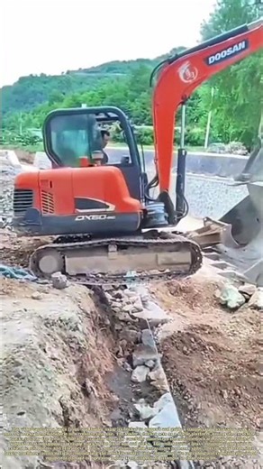 Lifting Mini Excavator: How Loader Bucket Support Helps Small Machines Clear Obstacles