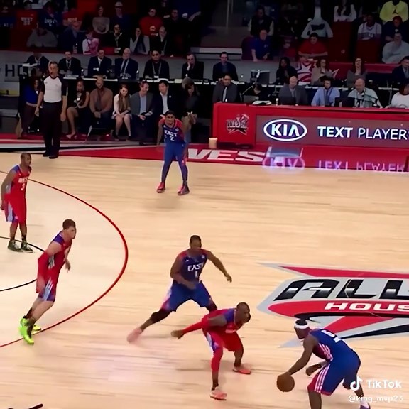 Kobe Bryant Guards LeBron James Full Court