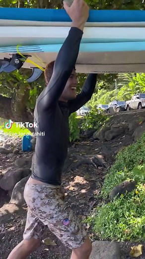 Coach de surf professionnel Haunui David - Tahiti Surf Legacy 🌊🇵🇫 #LiveLocal #Surf #Tahiti